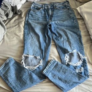 LONG American Eagle strigid mom jeans